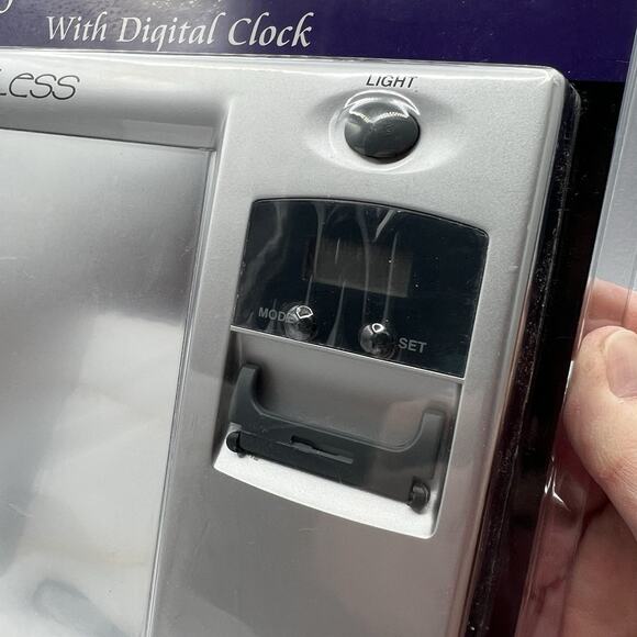 NEW Z’Fogless Fog Free Shower Mirror Lighted Clock Razor Holder Silver Gray 8x8 - Picture 3 of 8